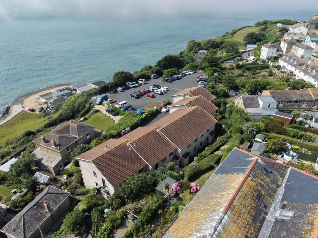 Lot: 73 - TWO-BEDROOM FLAT WITH GARAGE, BALCONY AND SPLENDID SEA VIEW - View from Above Towards the Sea